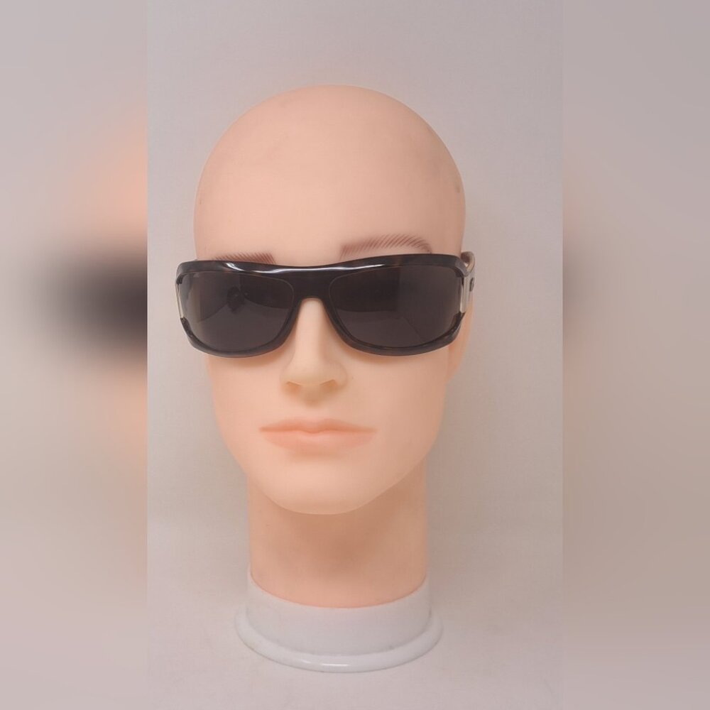 Gucci Tortoiseshell Sunglasses - Picture 12 of 16
